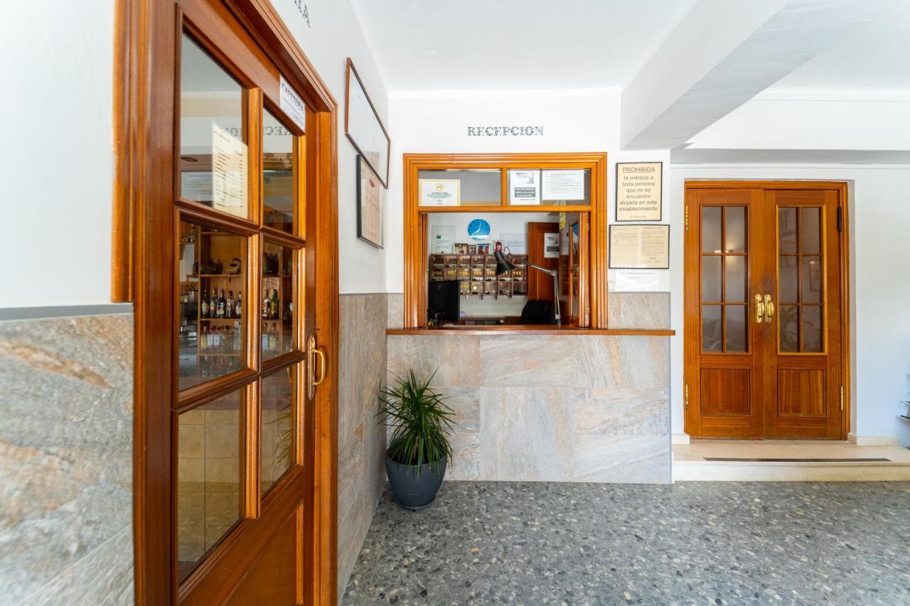 Hostal Miramar لوس كانيوس دي ميكا المظهر الخارجي الصورة