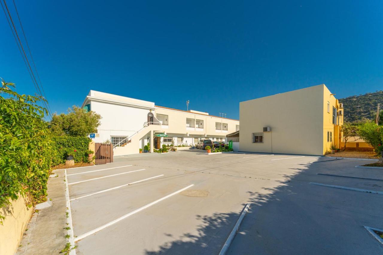 Hostal Miramar لوس كانيوس دي ميكا المظهر الخارجي الصورة