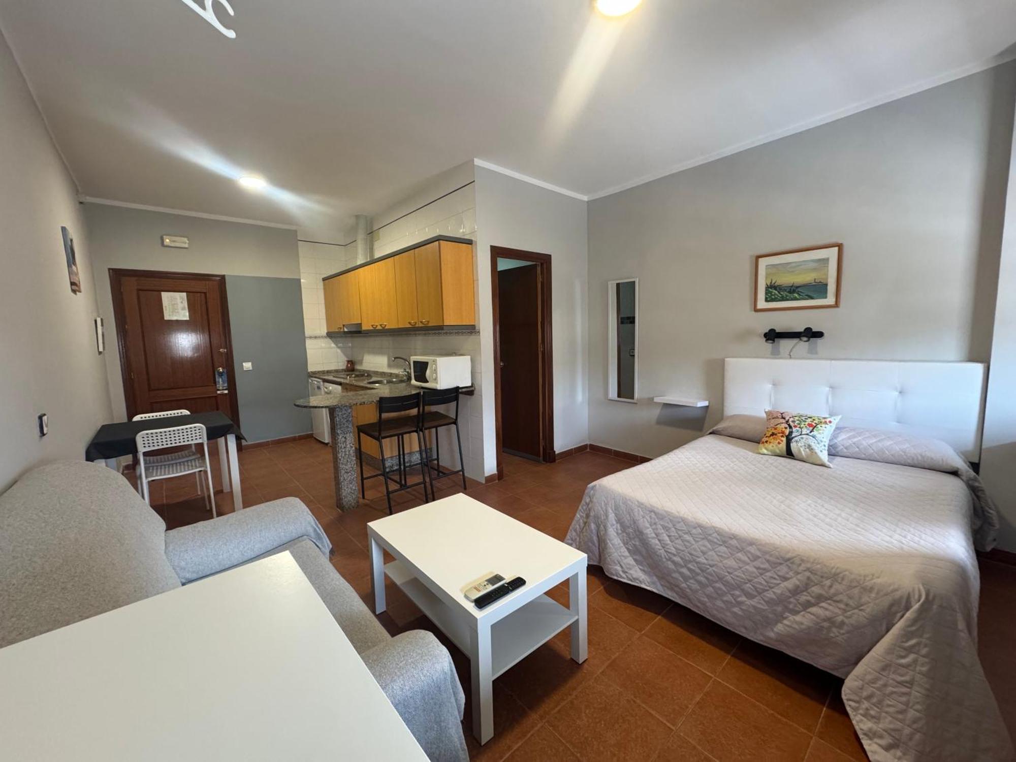 Hostal Miramar لوس كانيوس دي ميكا المظهر الخارجي الصورة