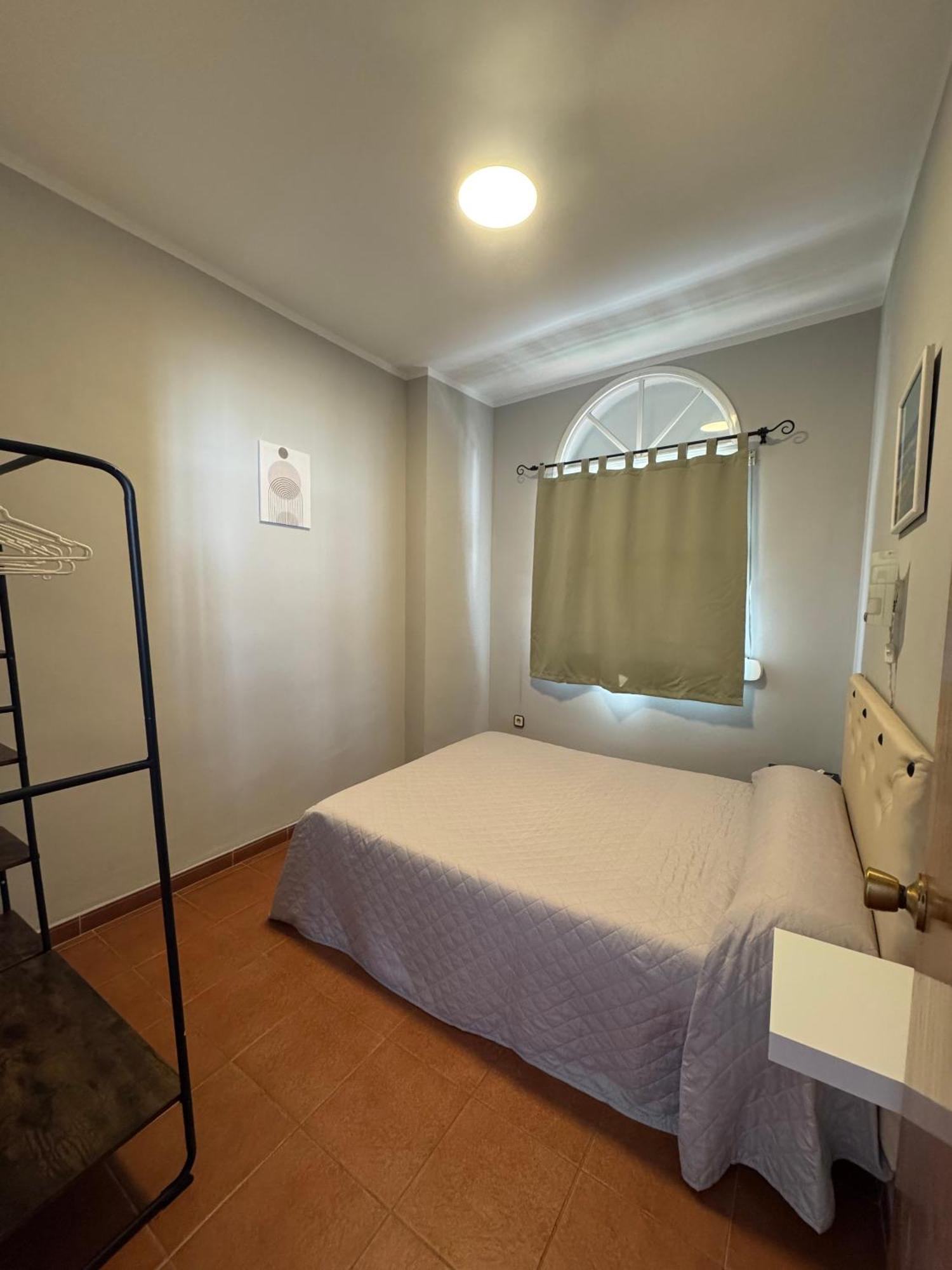 Hostal Miramar لوس كانيوس دي ميكا المظهر الخارجي الصورة