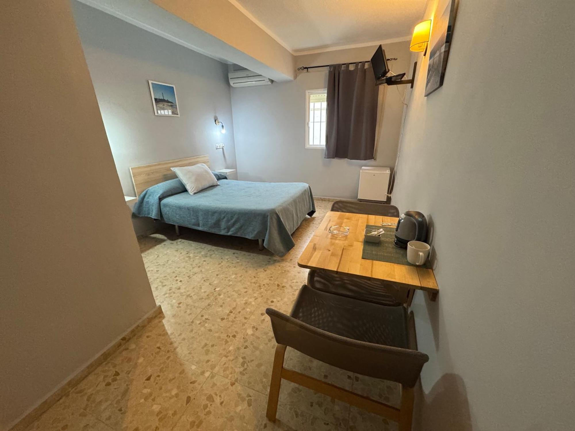 Hostal Miramar لوس كانيوس دي ميكا المظهر الخارجي الصورة