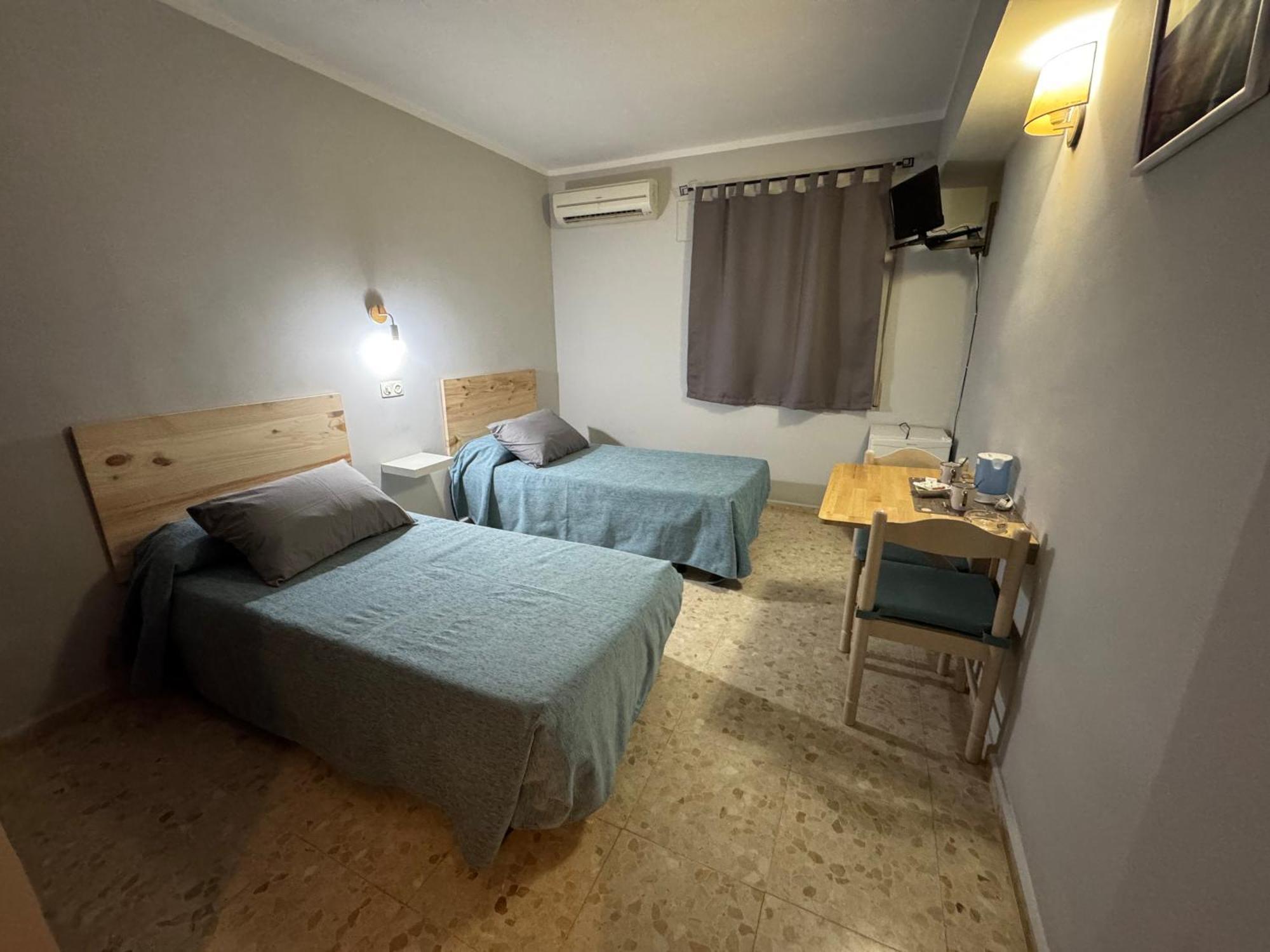 Hostal Miramar لوس كانيوس دي ميكا المظهر الخارجي الصورة
