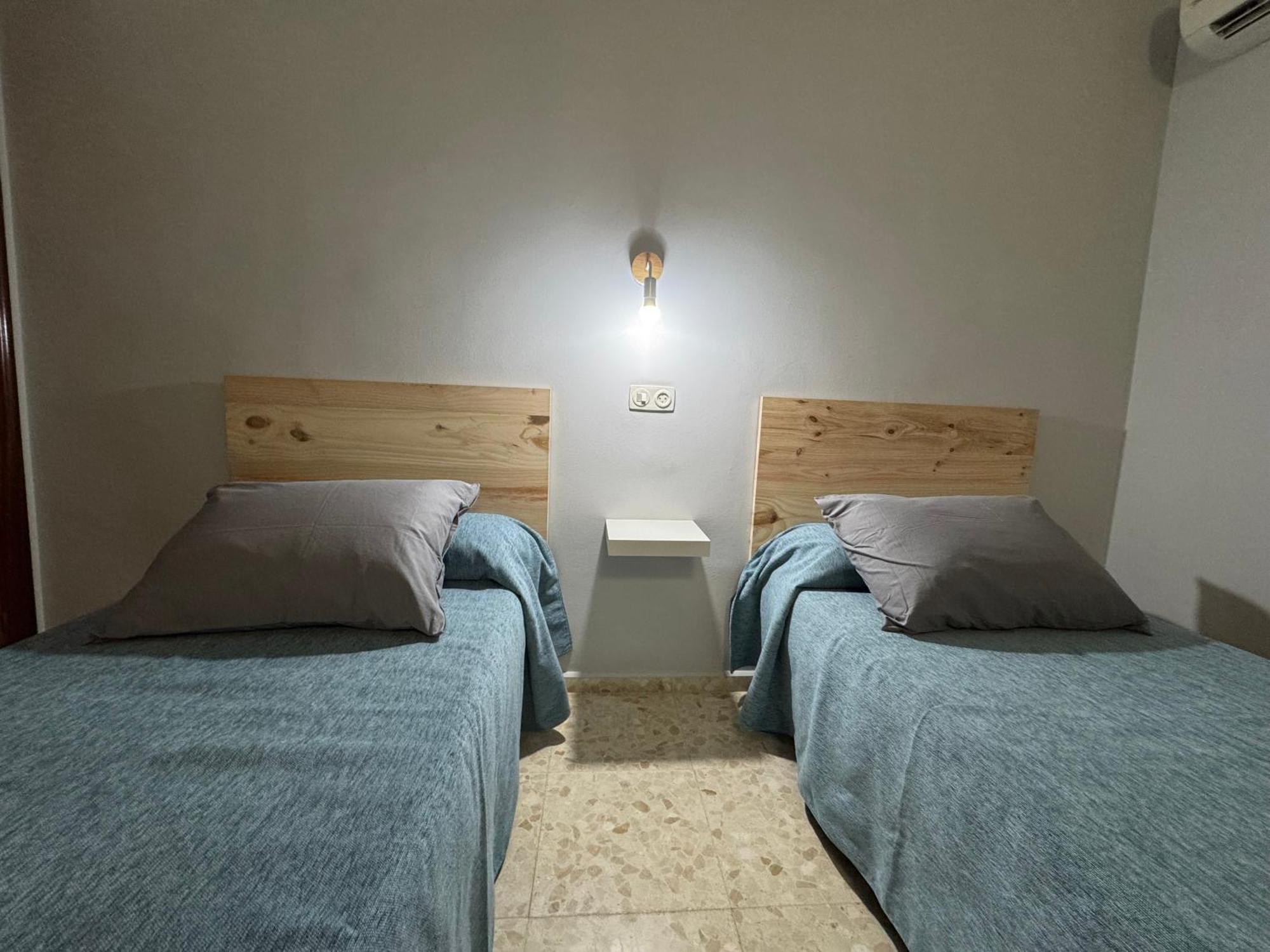 Hostal Miramar لوس كانيوس دي ميكا المظهر الخارجي الصورة